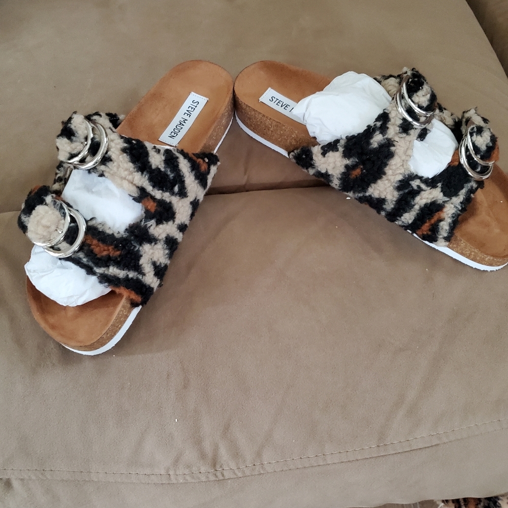 Sandals - Picture 4 of 4